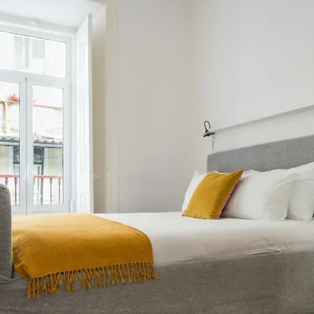 Apartment Plum Guide - Fever Trees Lisbon
