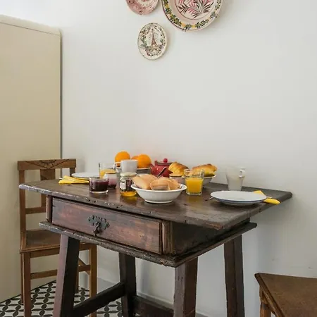 Apartment Plum Guide - Fever Trees